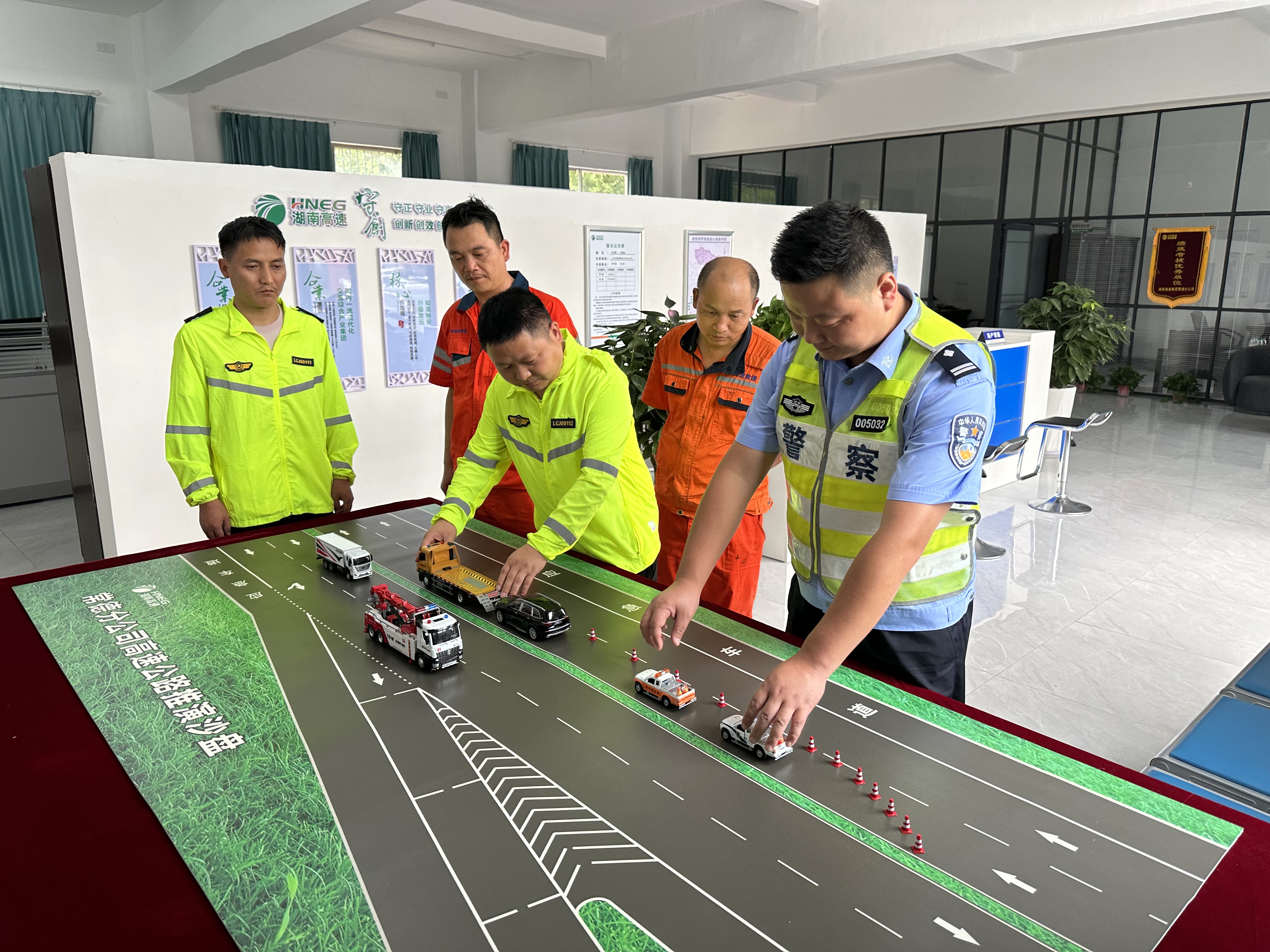 9e7d6207a08efb83a4cf608dd153165.jpg 9e7d6207a08efb83a4cf608dd153165.jpg