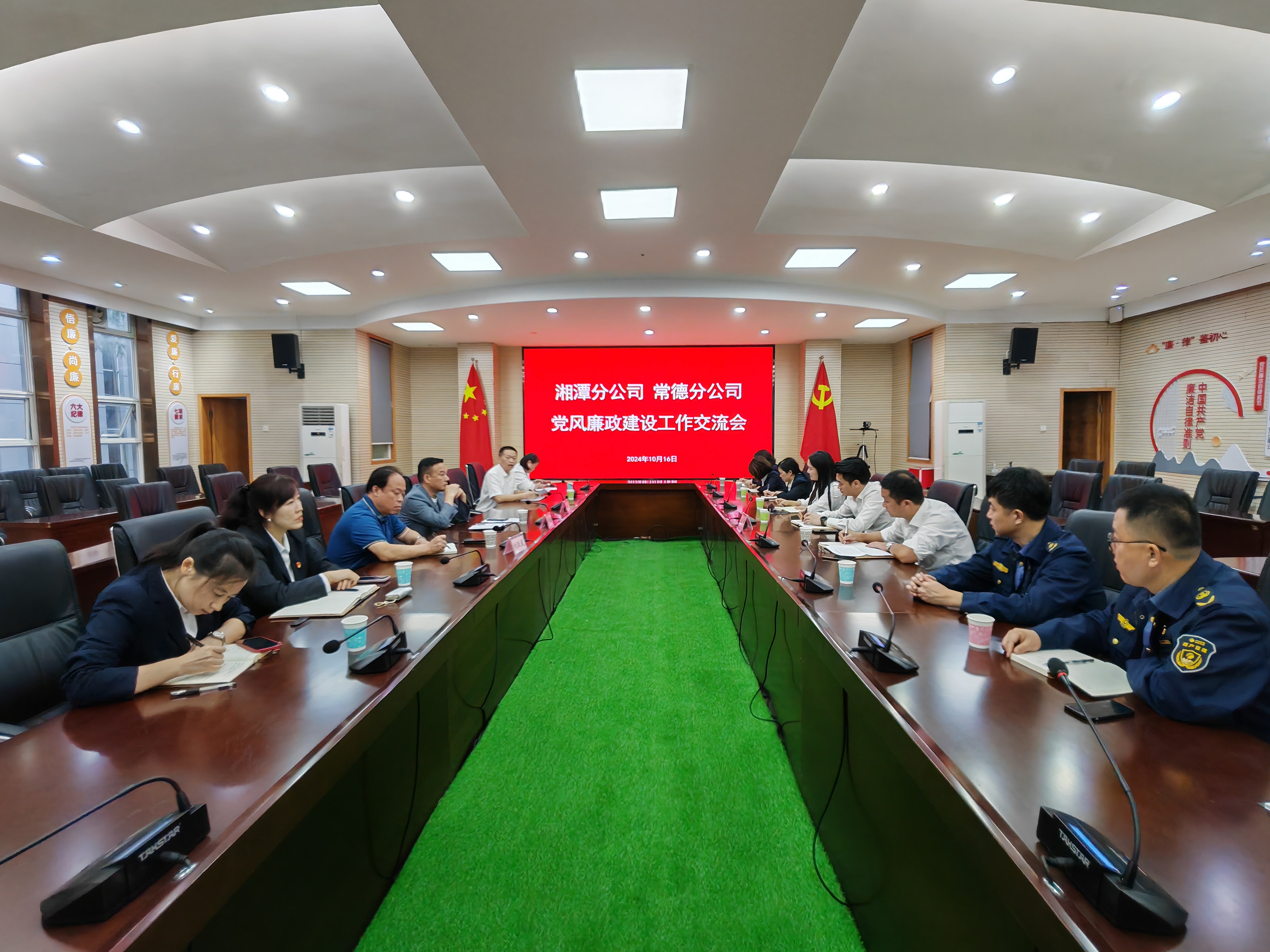 f55c062ad1e7276f5e6d09e05328961.jpg f55c062ad1e7276f5e6d09e05328961.jpg