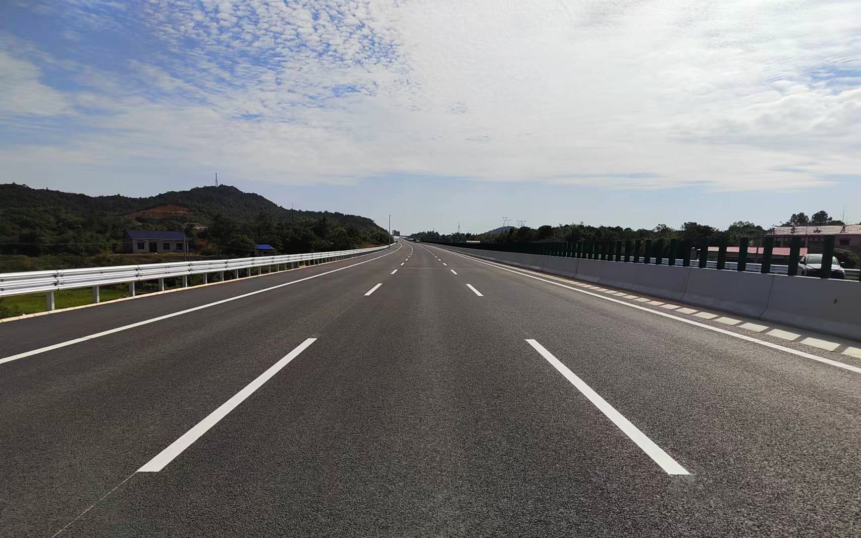 醴娄高速样板路。.jpg