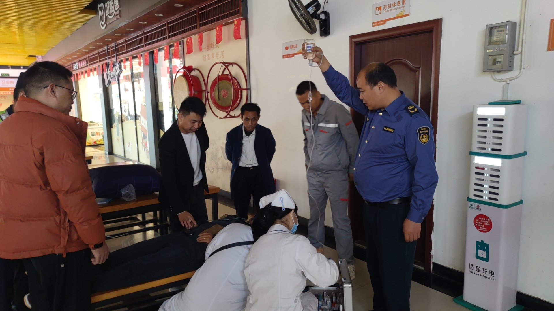 服务区.jpg 服务区.jpg