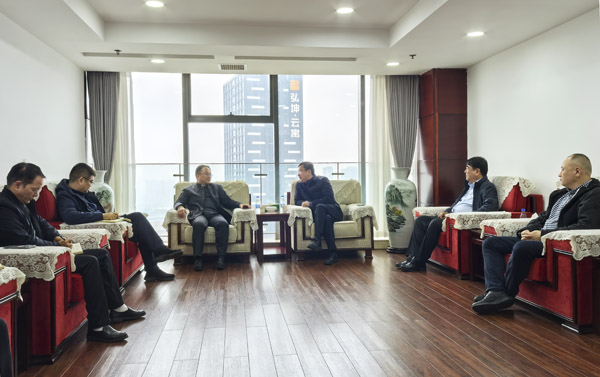 中石油授牌1.jpg 中石油授牌1.jpg