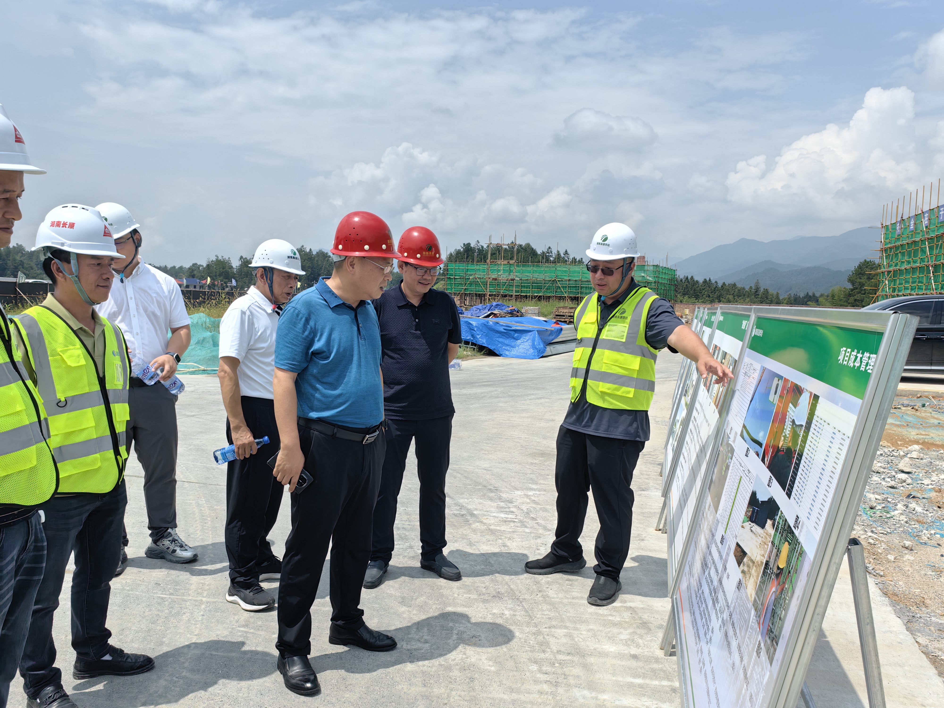 20250806省交通运输工会主任“夏送清凉”2.jpg