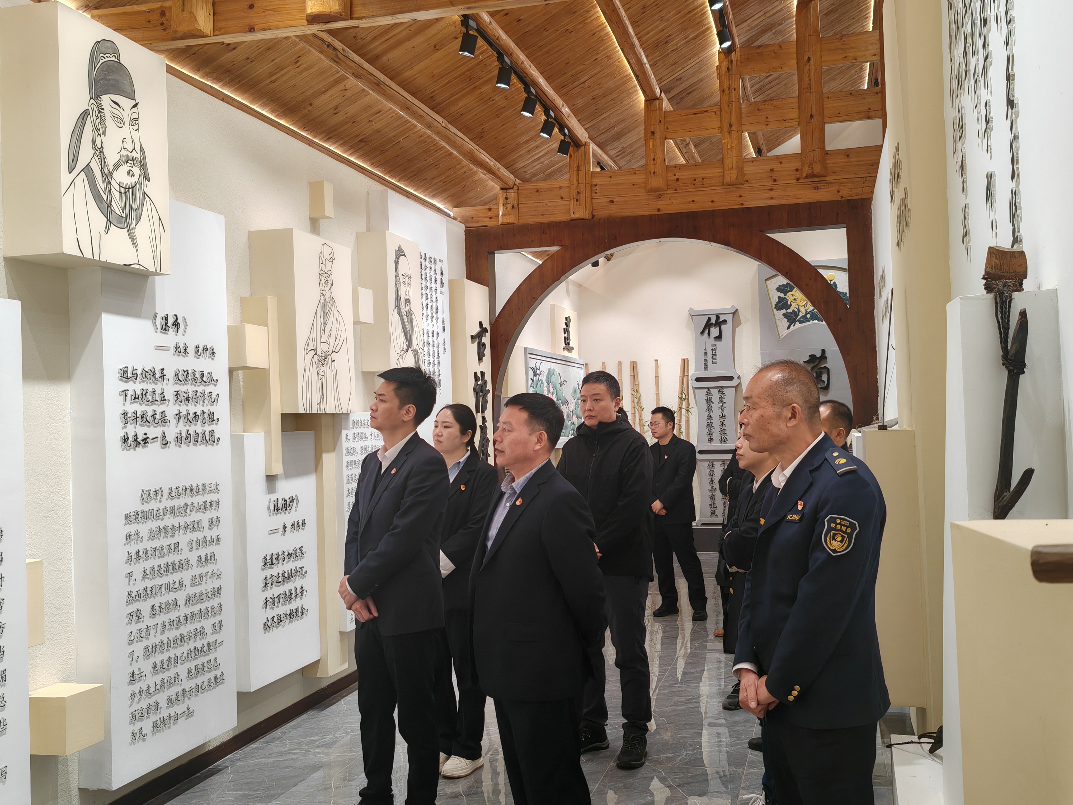 室内.jpg 室内.jpg